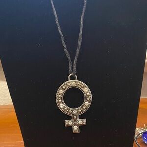 Elegant Silver Pendant Necklace